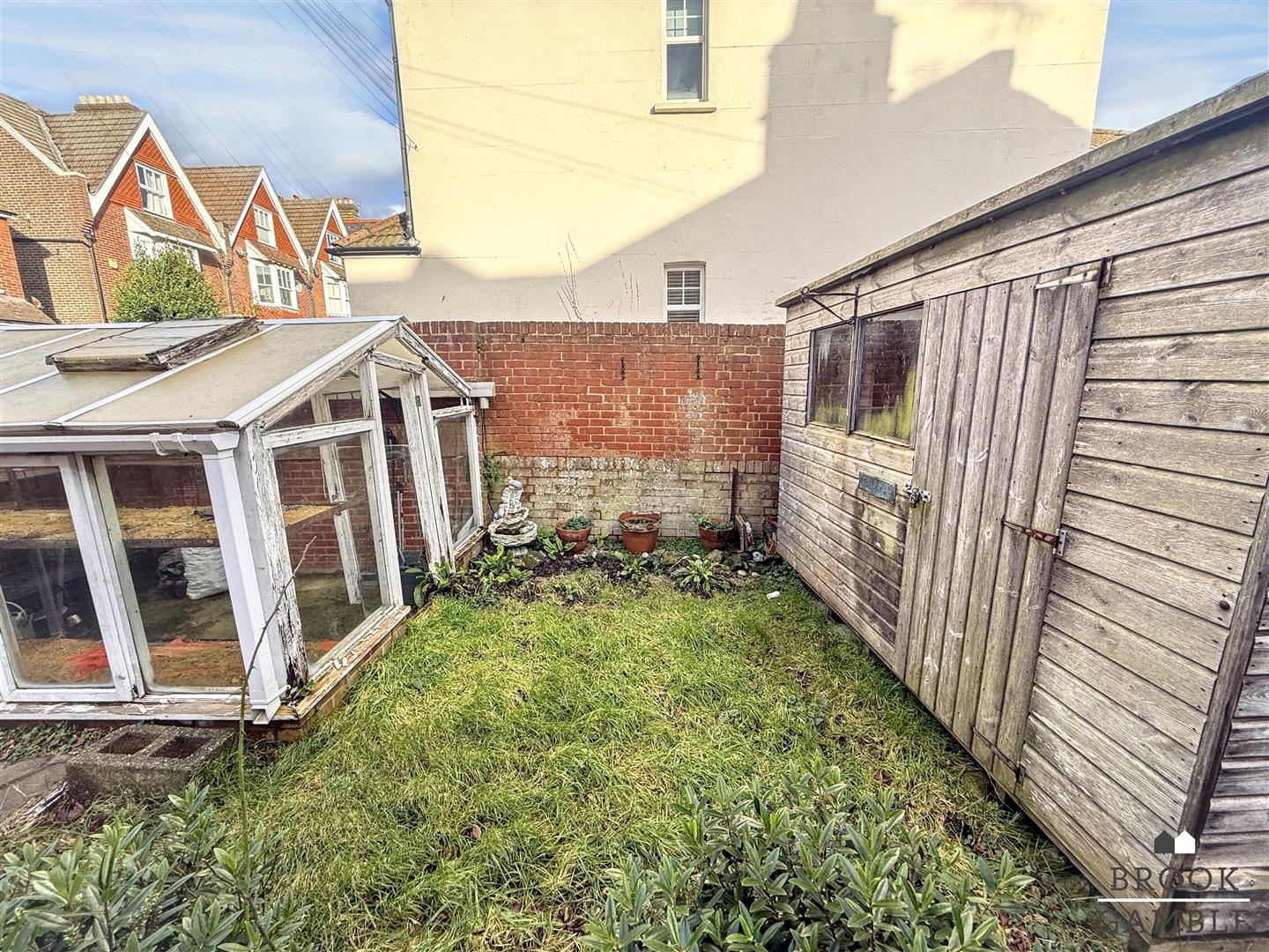4 Bedroom House. Gore Park Road in Eastbourne,  9
